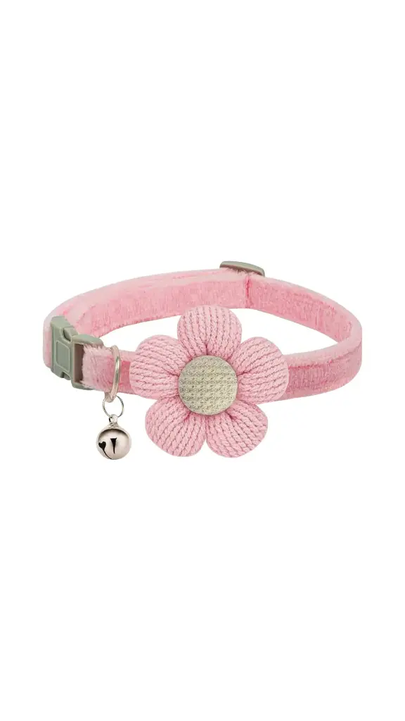 Plush flower cat collar